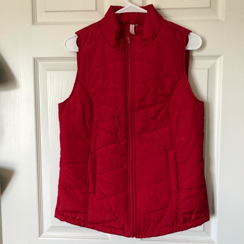 New Red Camel vest size medium